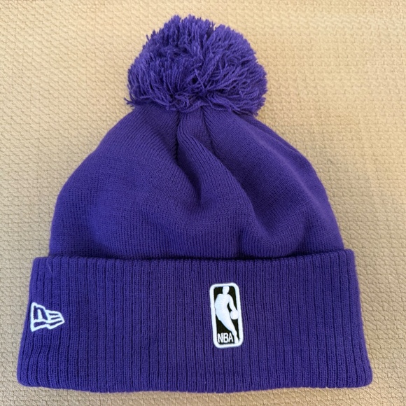 New Era NBA 2022-2023 Los Angeles Lakers City Edition Purple Knit Hat Beanie NEW - Picture 2 of 4